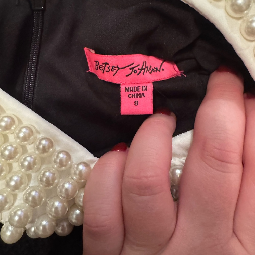 Betsey Johnson Black Breakfast at Tiffany’s Dress with Pearl Collar, size 8 - Picture 2 of 10